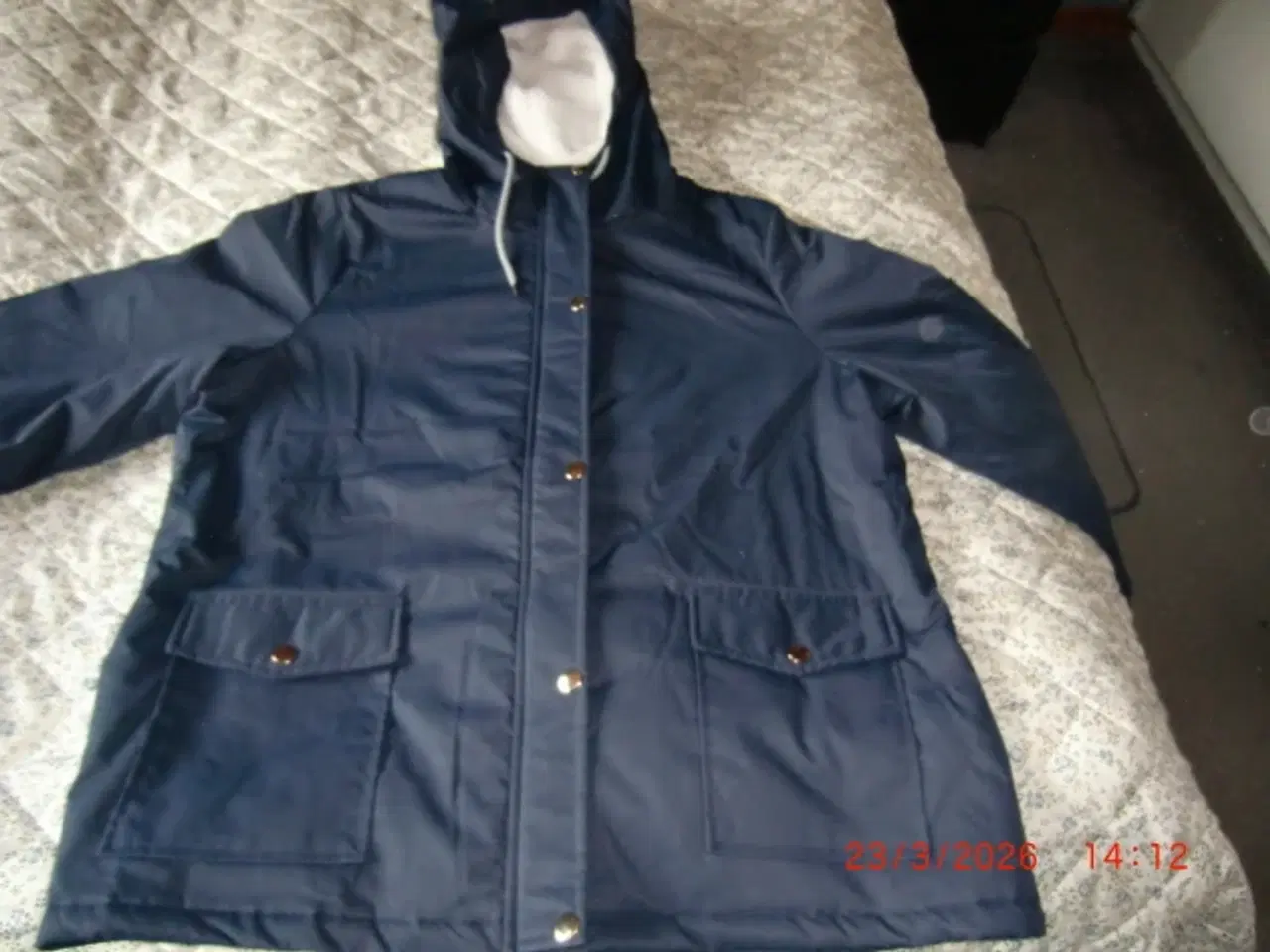 Billede 4 - Overgangsjakke  med hætte. Ny fejlkøbt