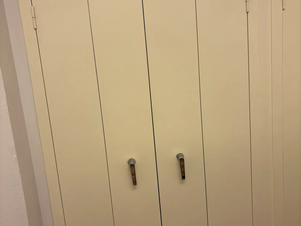 Billede 2 - Fire aflåselige arkivskabe i metal