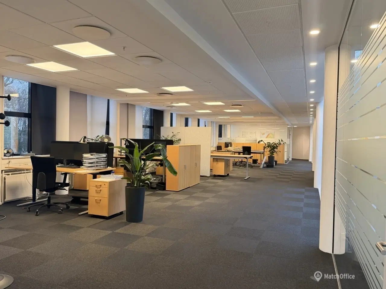 Billede 32 - Albertslunds flotteste kontor midt i en oase