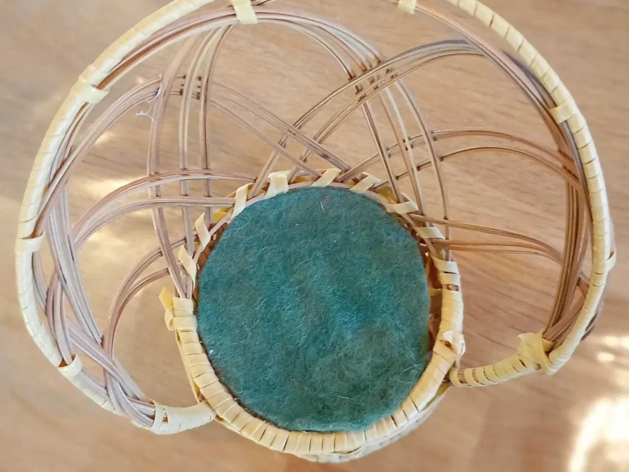 Billede 6 - Vintage påfuglestol med sød nisse