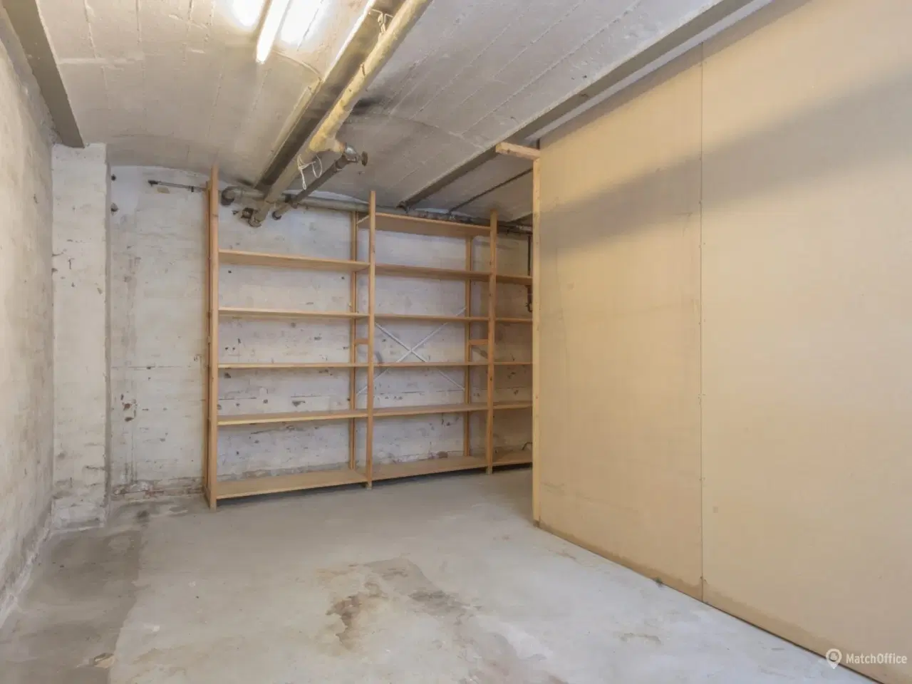 Billede 3 - Lagerlejemål i 2 rum udlejes