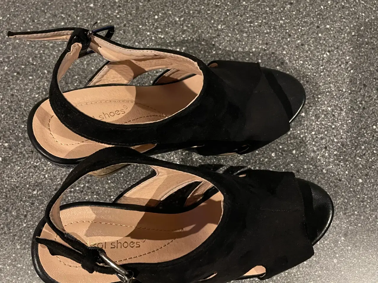 Billede 2 - Nye sandaler 