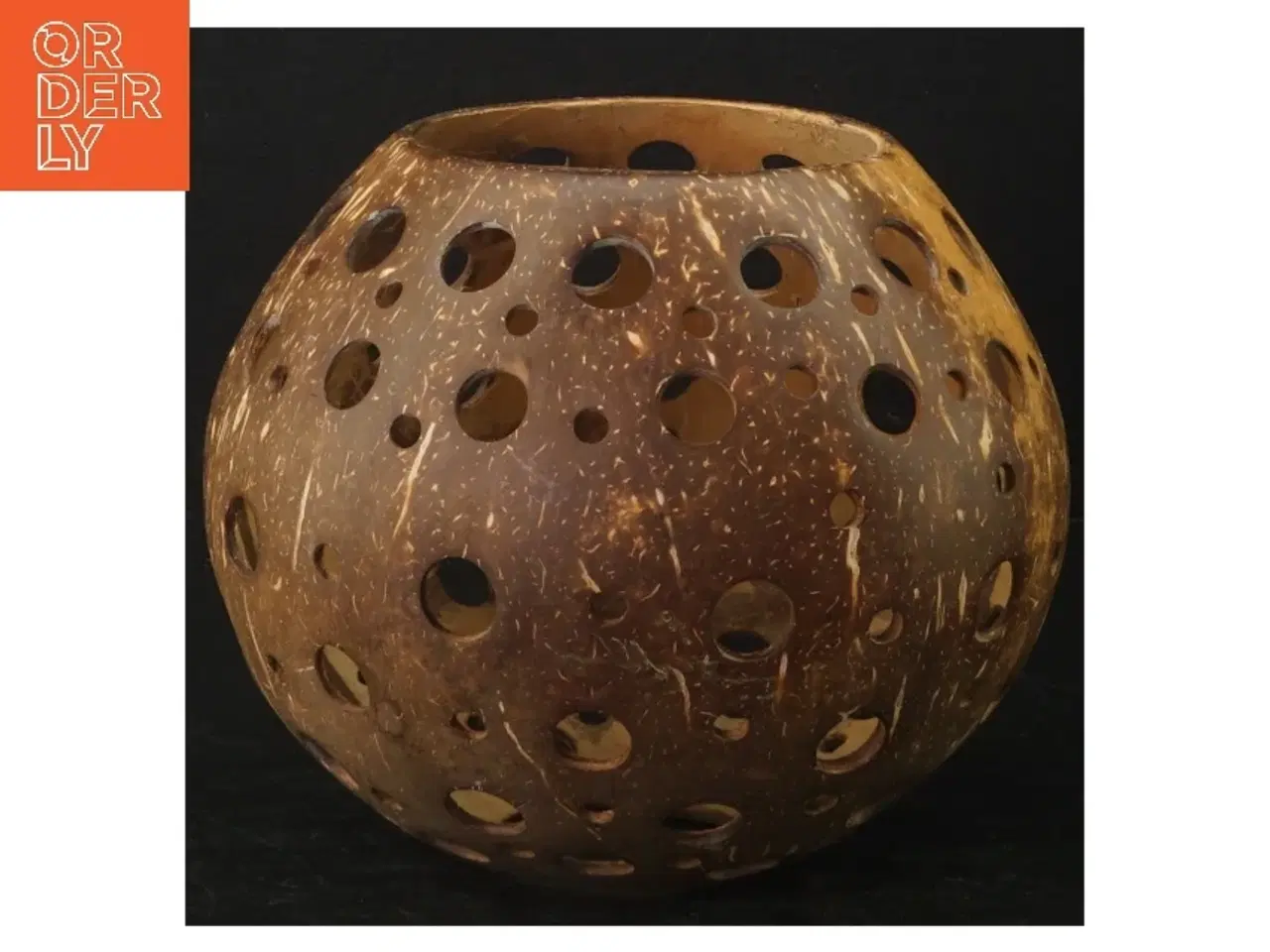 Billede 1 - Dekorativ kokosnødde-lampe (str. Ø. 10 cm. og ø, 5 cm)