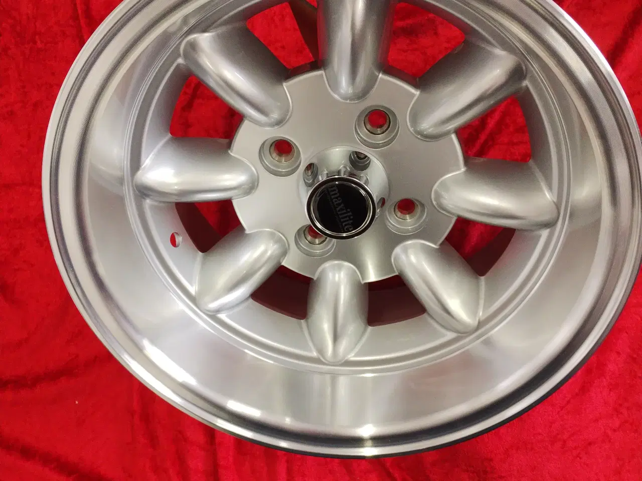 Billede 1 - 1 stk fabriksny 7x13 fælg. Passer bl.a til Mini