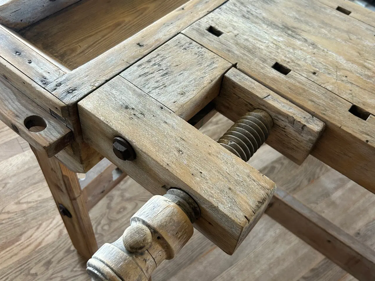 Billede 2 - Træ snedkerbænk / arbejdsbord med skruestik