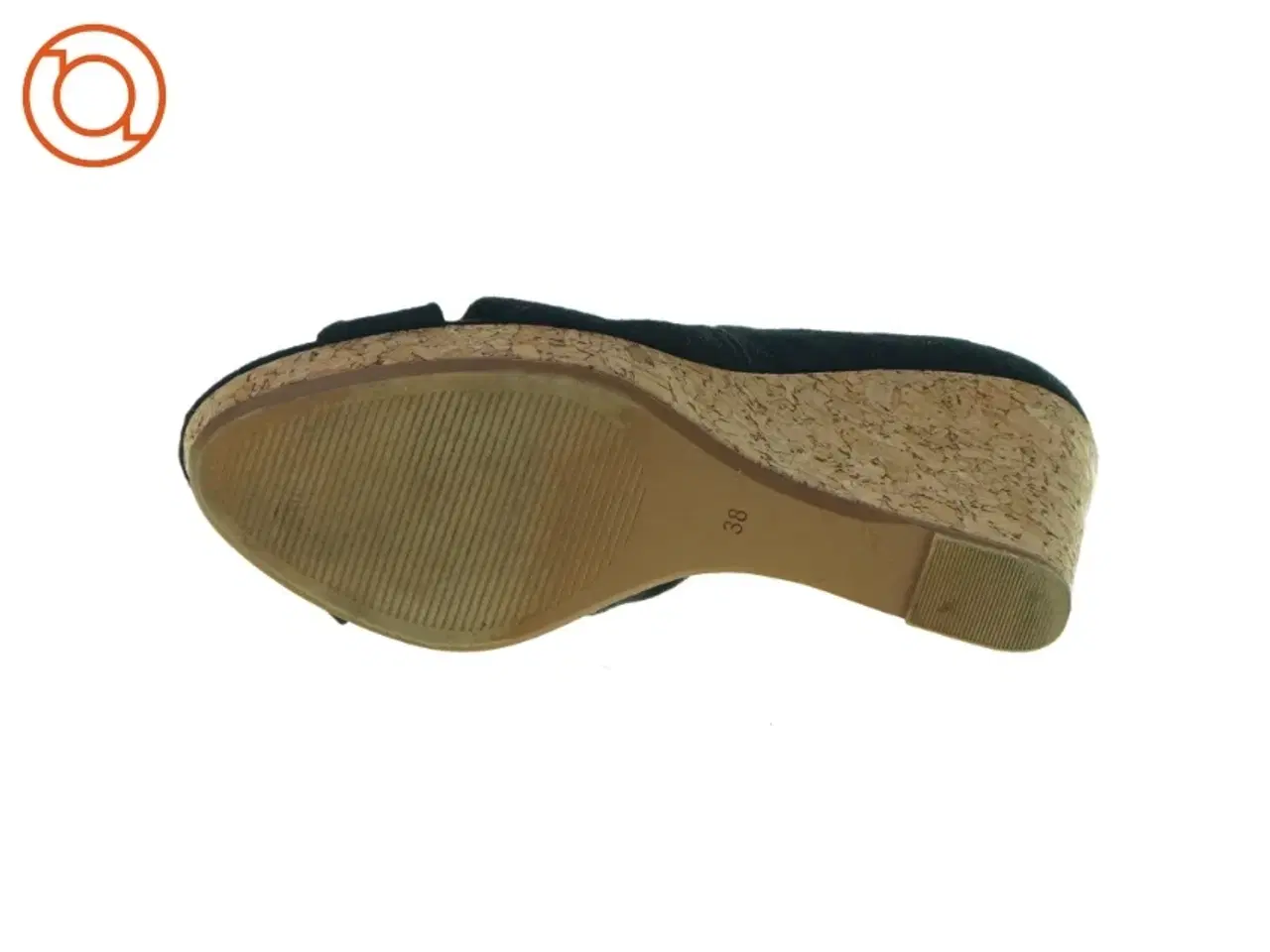 Billede 3 - Stillet (str. 38)