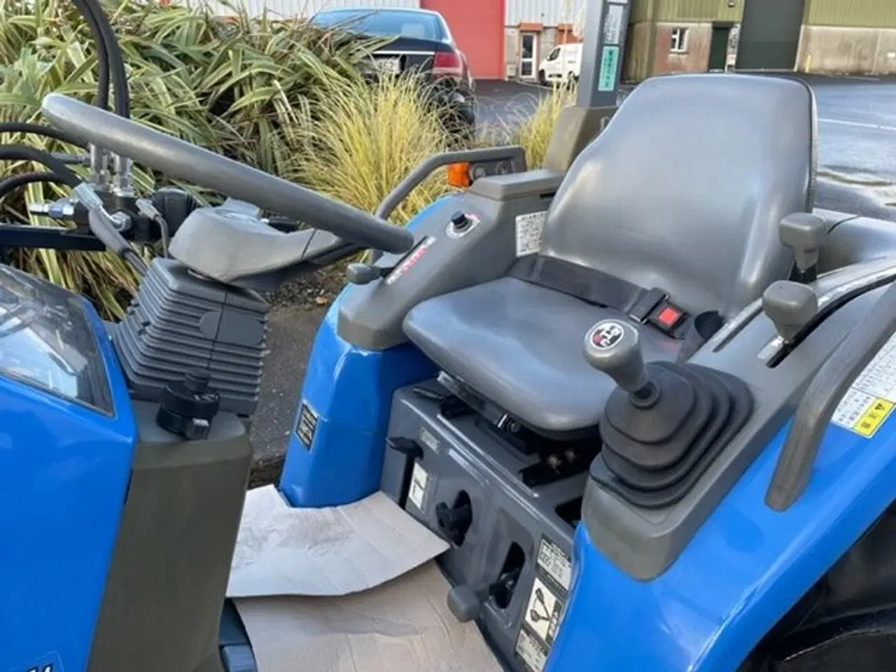 Billede 4 - Minitraktor - Iseki Landhope TF-22 & frontlæsser