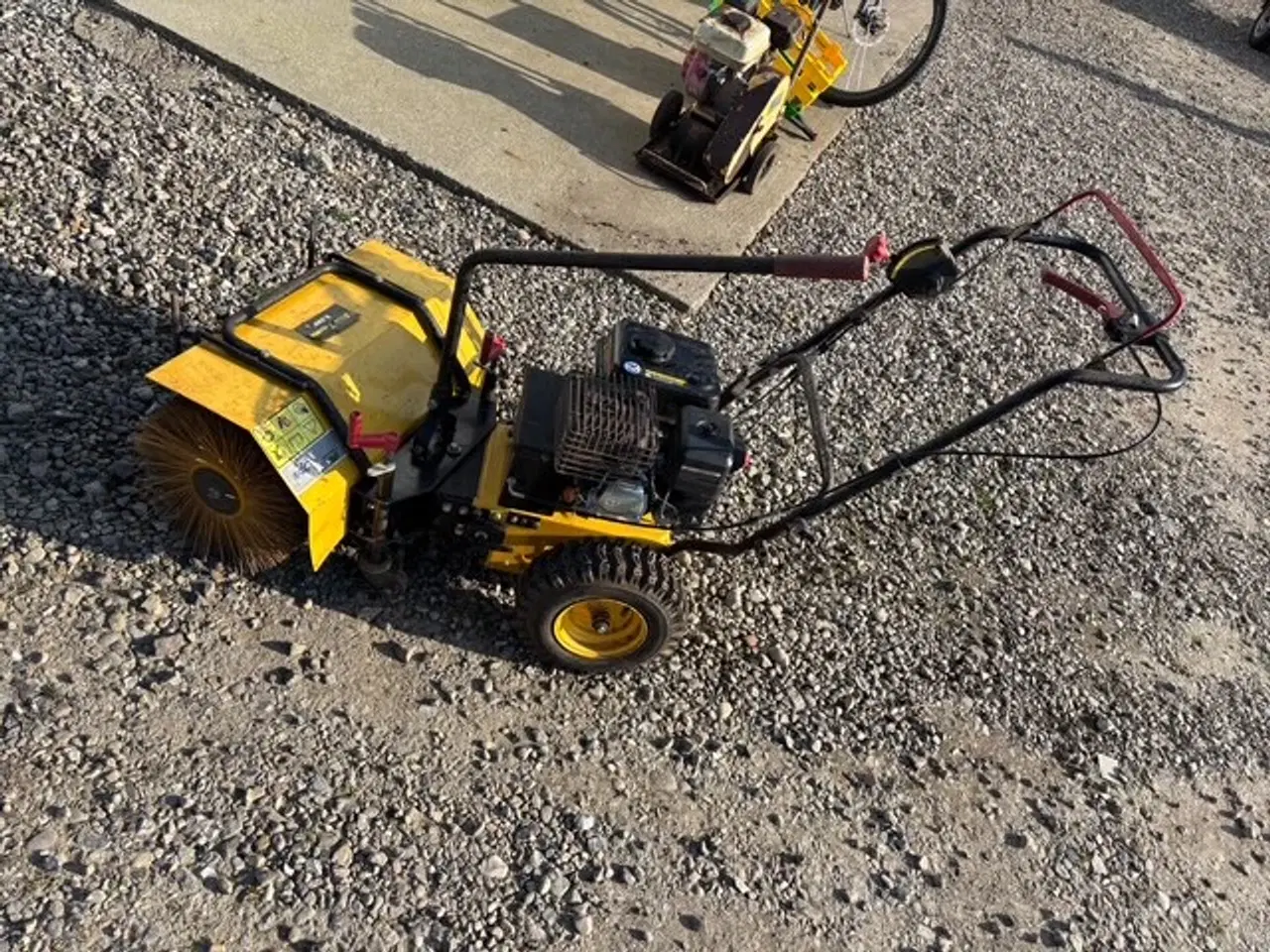 Billede 2 - Motorkost/Fejemaskine