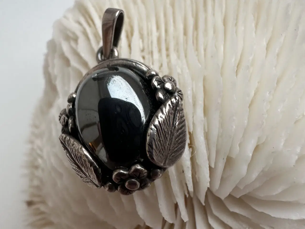 Billede 10 - To sølvvedhæng med halvædelsten. Læs beskrivelsen.