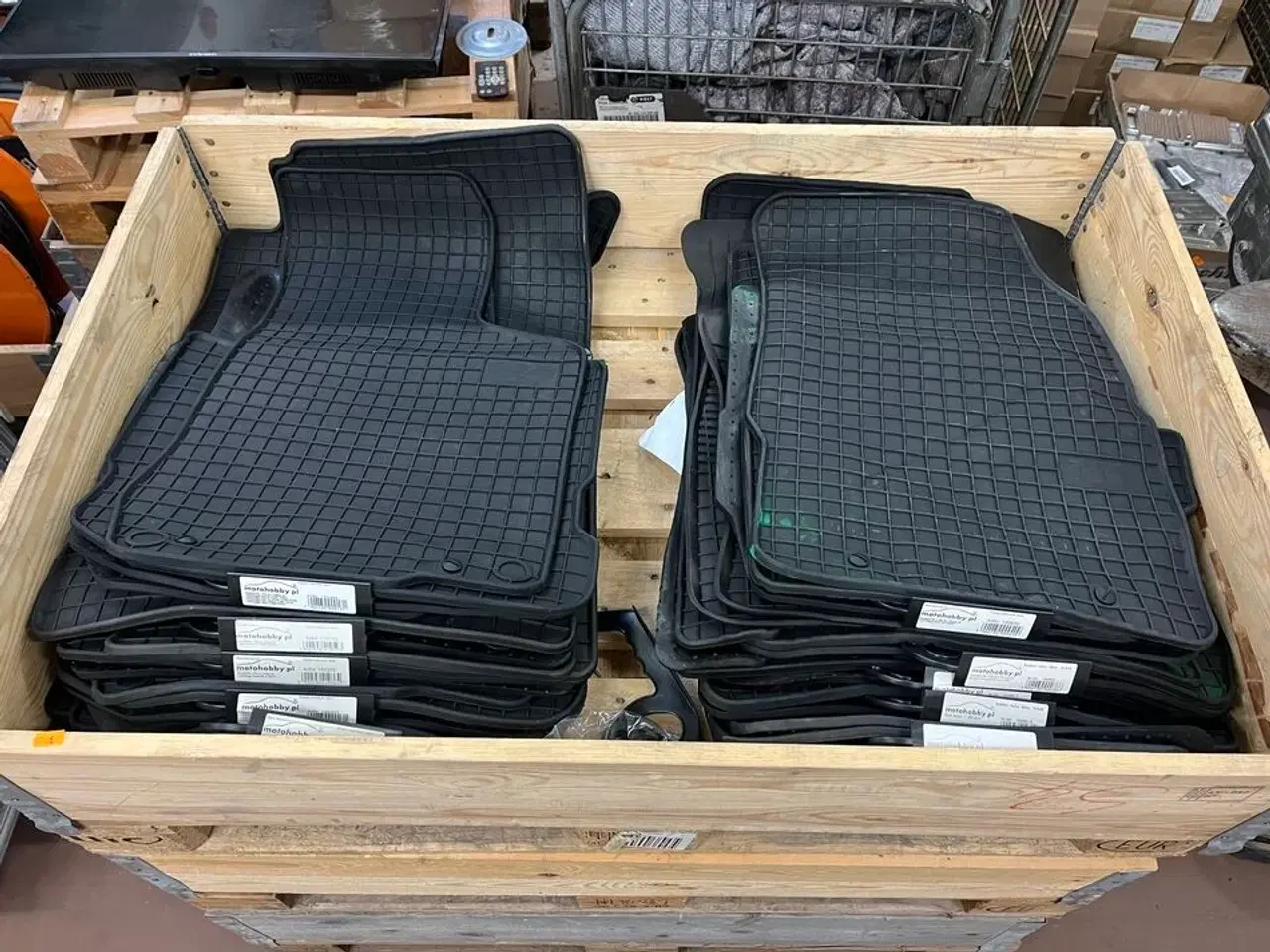 Billede 1 - 40 stk. bilmåtter, ass. Farver og størrelser