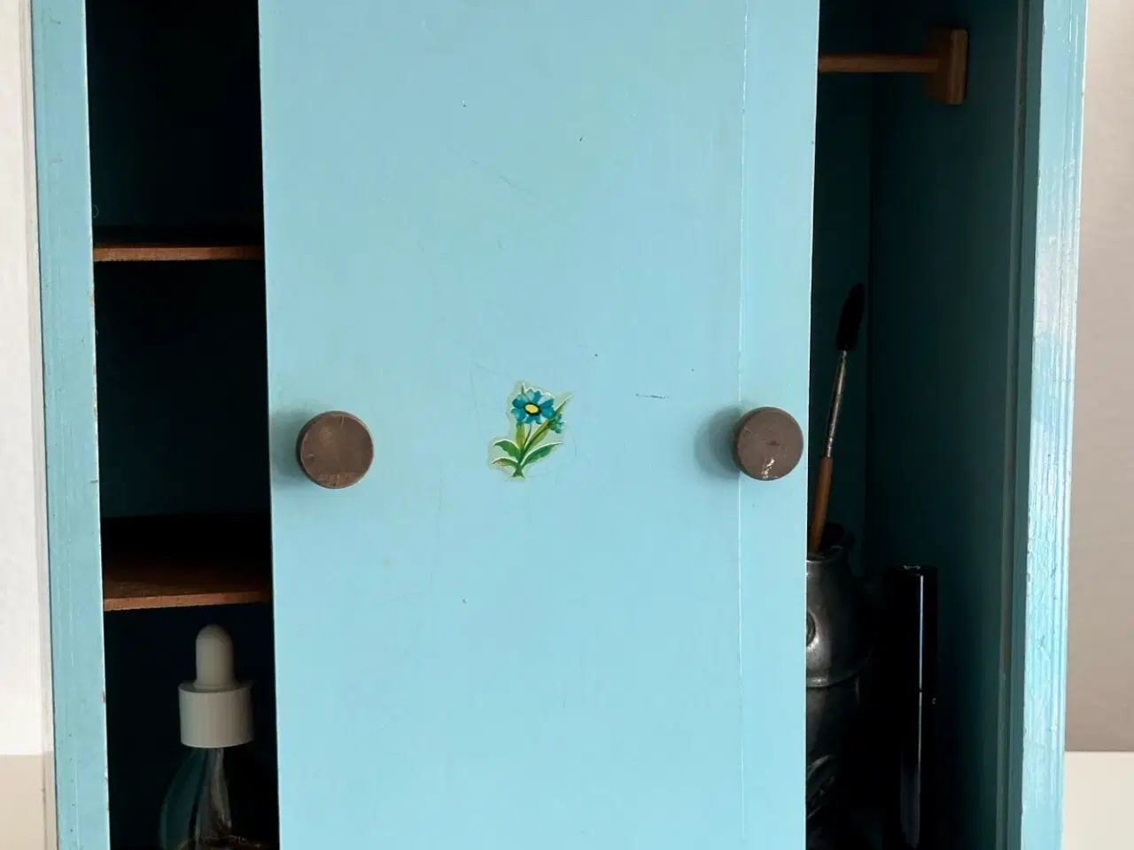 Billede 2 - Vintage dukkeskab m 2 låger