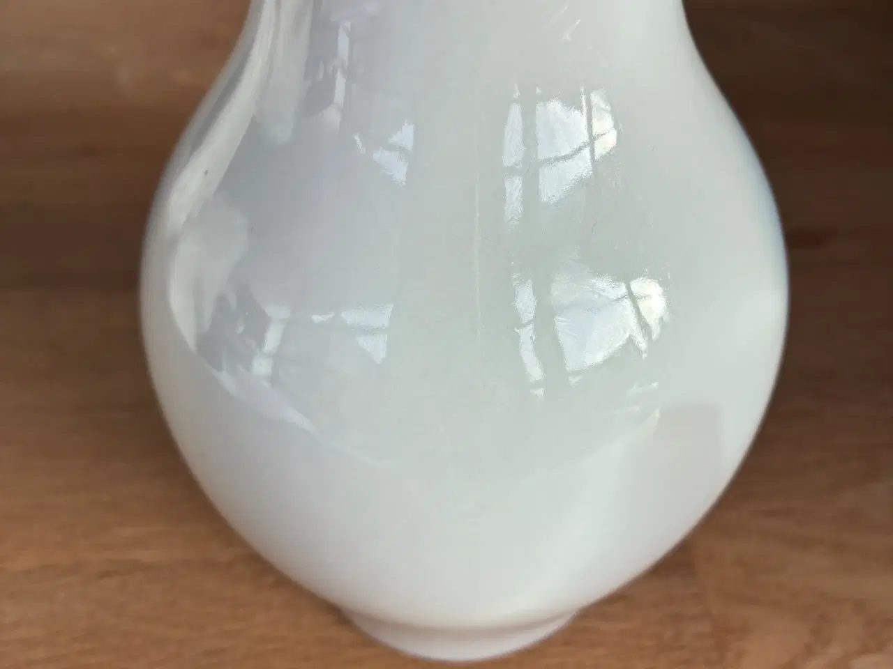 Billede 2 - Svane Kunst vase  – hvid/blå porcelæn - 15 cm
