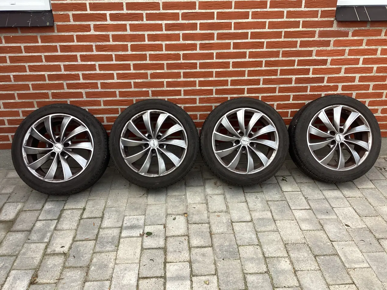 Billede 1 - Ford Mondeo Alu fælge  med 1 år gamle dæk 