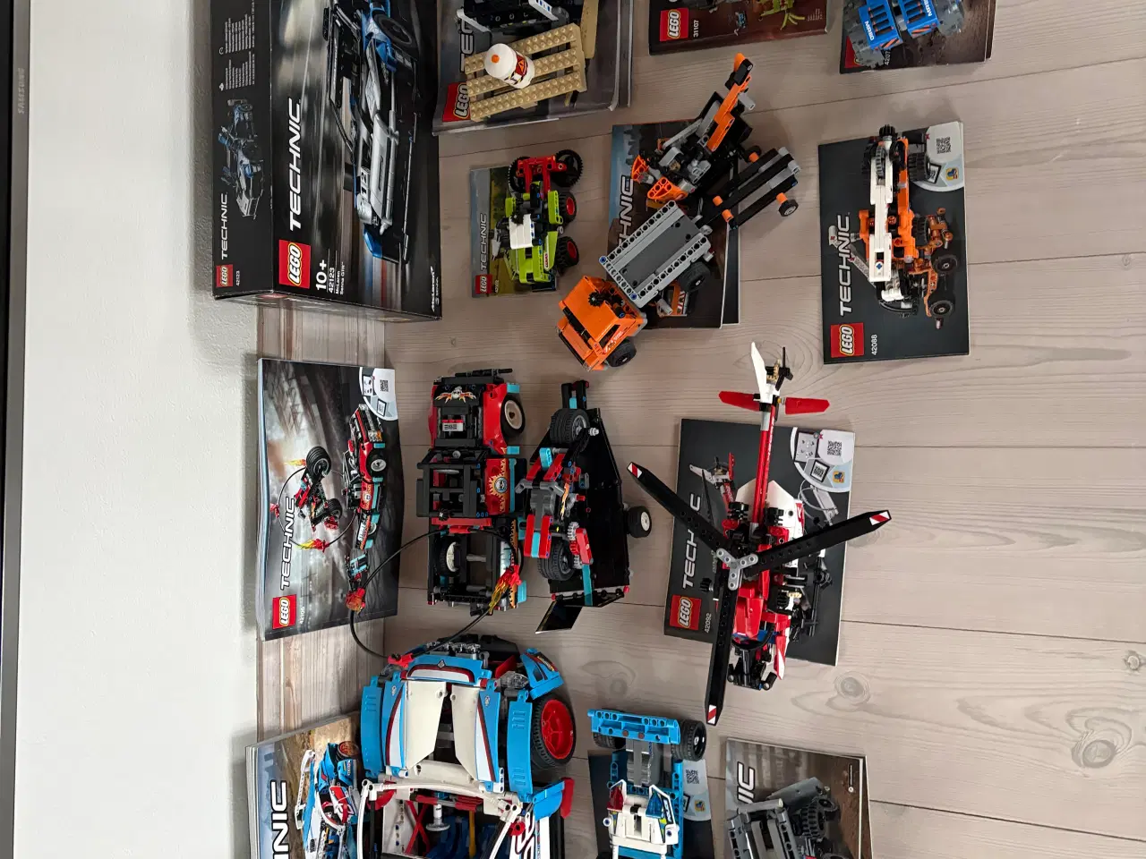 Billede 3 - Lego technic med vejledninger