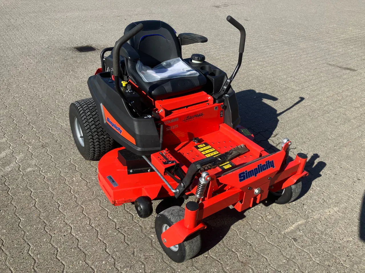 Billede 1 - Simplicity ZT 275 122 cm klipper Bagudkast