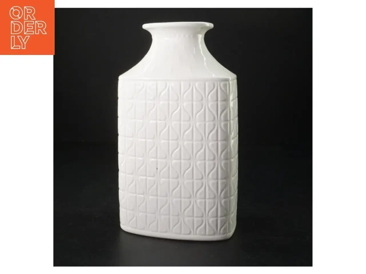 Billede 1 - Hvid porcelænsvase fra Rrstrand (str. 23 cm lang. 13 x 8 cm)
