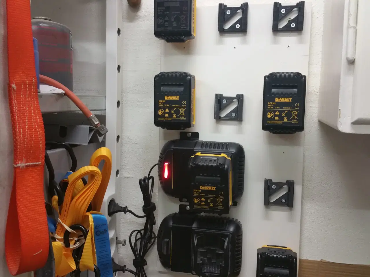 Billede 1 - Dewalt - Oplader Holder Dcb105/119/101 - 3d print