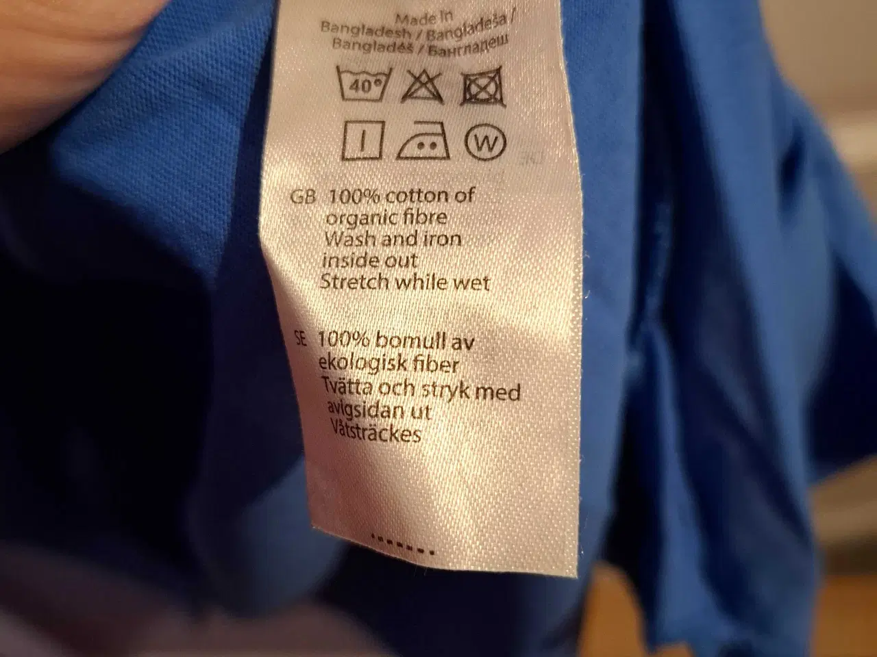 Billede 4 - Blå t-shirt fra Cellbess I str. 54-56