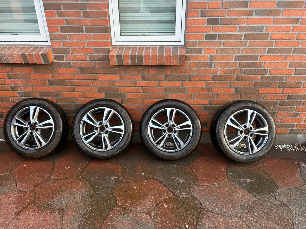 Billede 1 - 5x108 16” Alufælge med sommerdæk