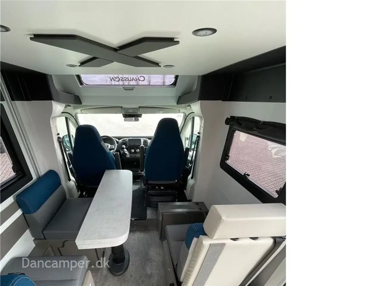 Billede 21 - 2024 - Chausson X650 Exclusive line   Unik cross-over model! Camper med stor Lounge og siddegruppe, sænkeseng, stor garage, Artic-, Connect-, Tilbehørs- og Safetypakke,