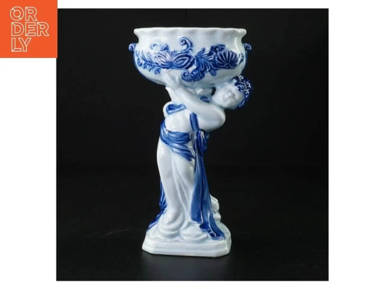 Billede 1 - Porcelænsfigur med fad og blomster (str. 23 x 13 cm)