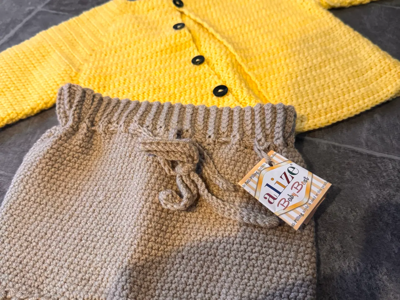 Billede 2 - Baby strik tøj