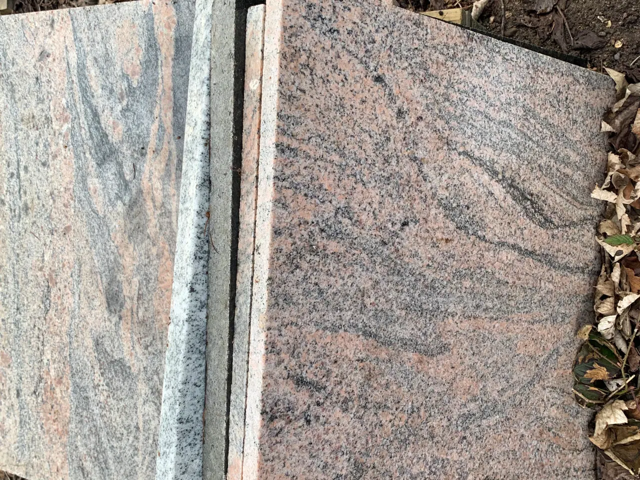 Billede 1 - 66 Stk. granitfliser Jurrassic Pink 40x40 x3 cm 