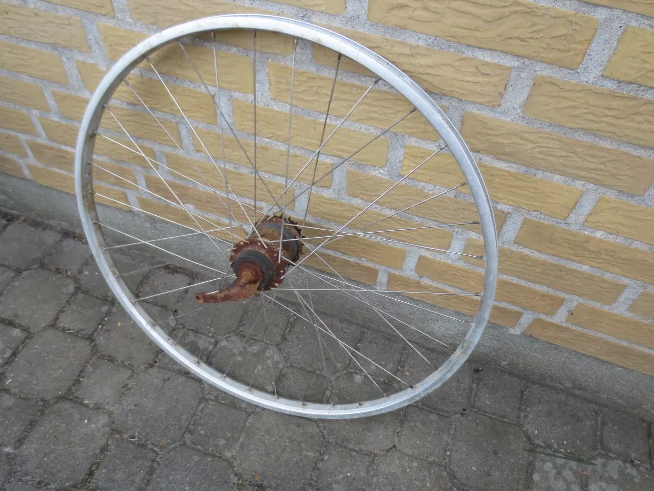 Billede 3 - 1 stk Baghjul 28 tommer 7 gear SRAM