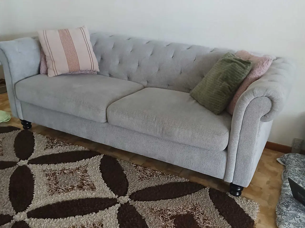 Billede 3 - Næsten ny sofa - Kun brugt en måned!