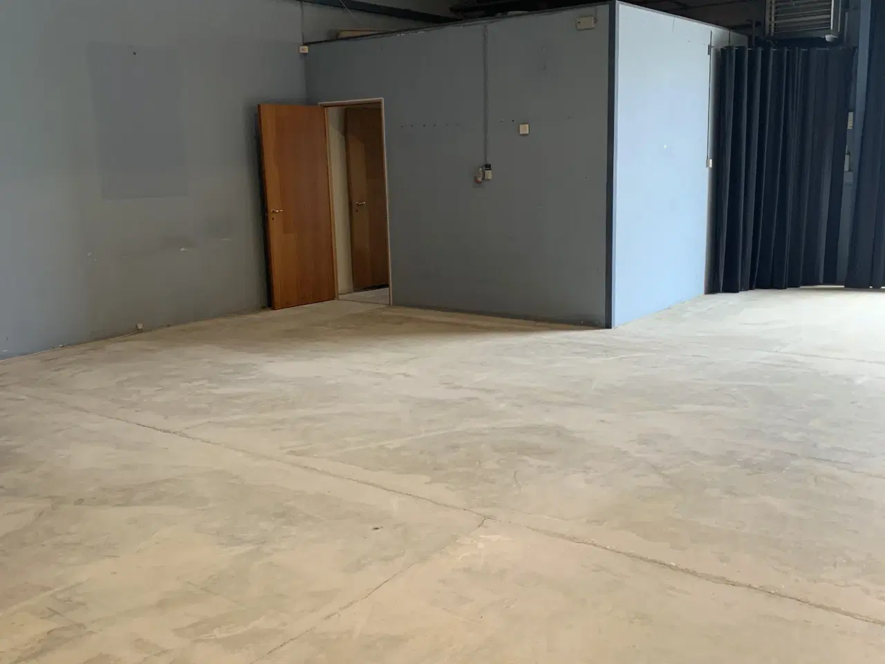 Billede 4 - 176 m2. i stort erhvervsområde i Ringsted med stor port