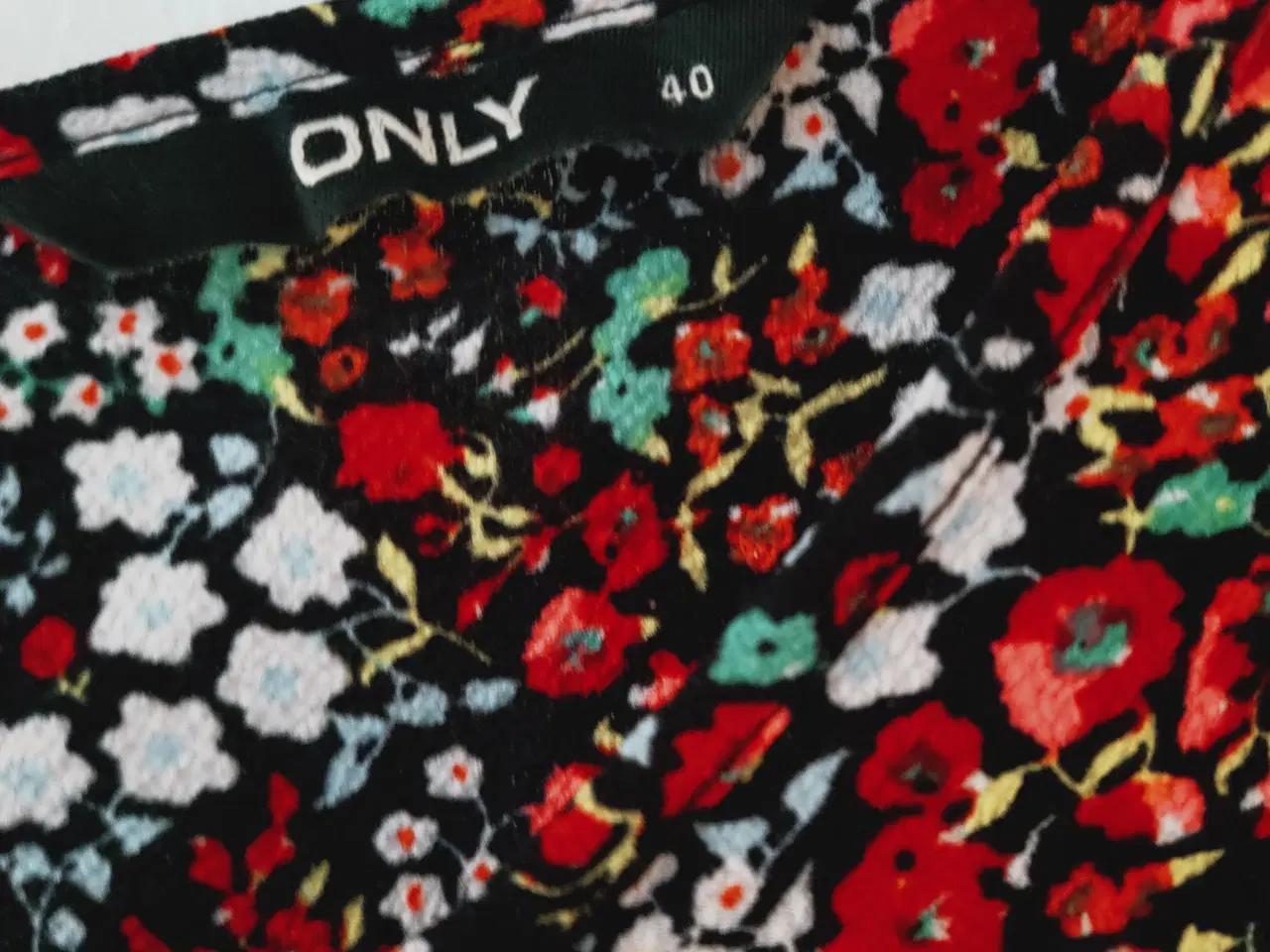 Billede 2 - Bluse "Only" str 40