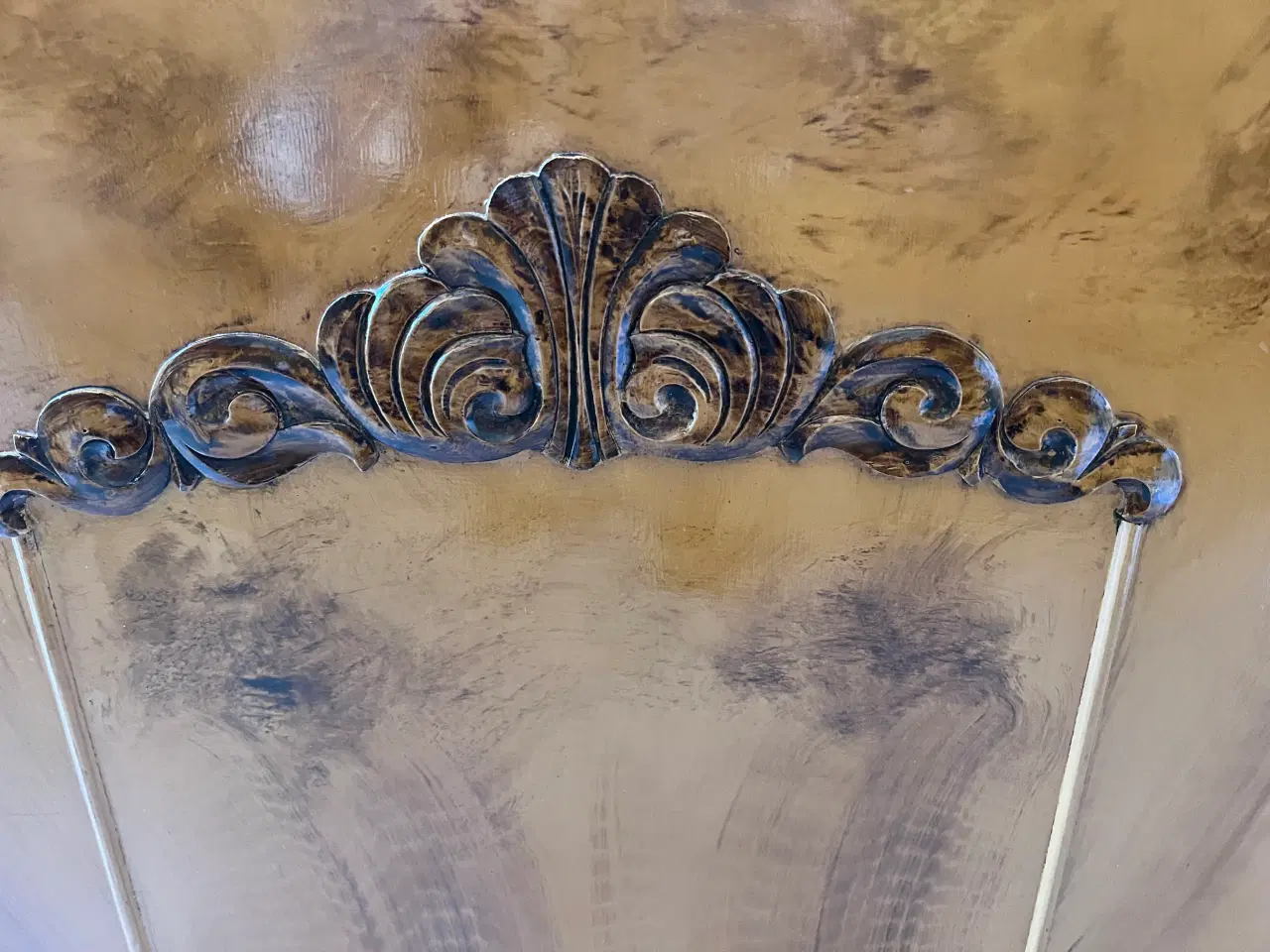 Billede 4 - Seng og sengeborde