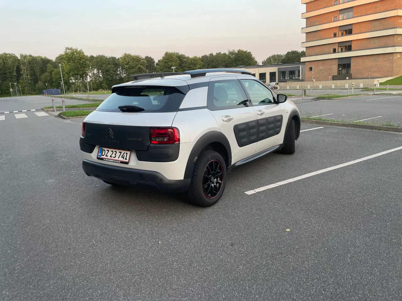 Billede 3 - CITROËN C4 Cactus 1,2 4-DØRS MED BAGKLAP 5 Man