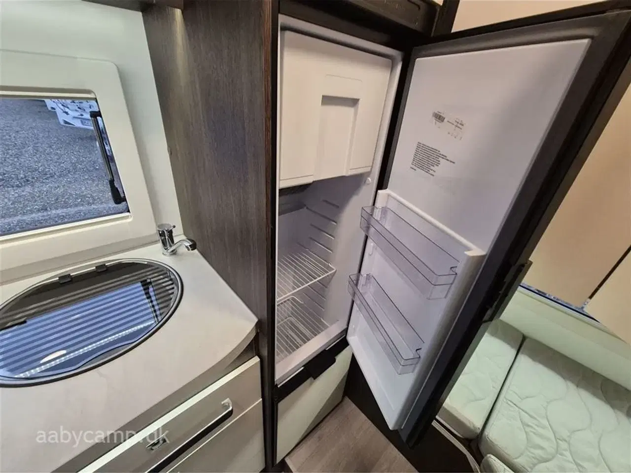 Billede 13 - 2020 - Benimar Tessoro 483   Nk pakke. Automatgear. solceller. Lithium batteri. inverter. maxxfan. Duo control. Markise. helårsdæk. undervognsbehandlet