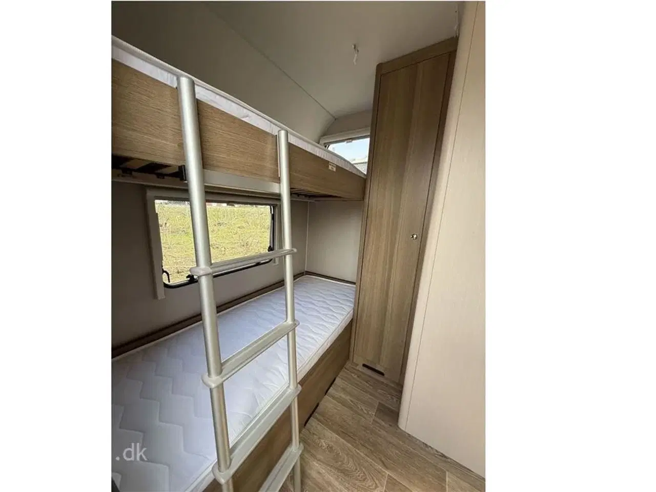 Billede 3 - 2022 - Dethleffs C'joy 480 QLK   Rigtig fin let lille let køjevogn med god plads fra Hinshøj Caravan A/S