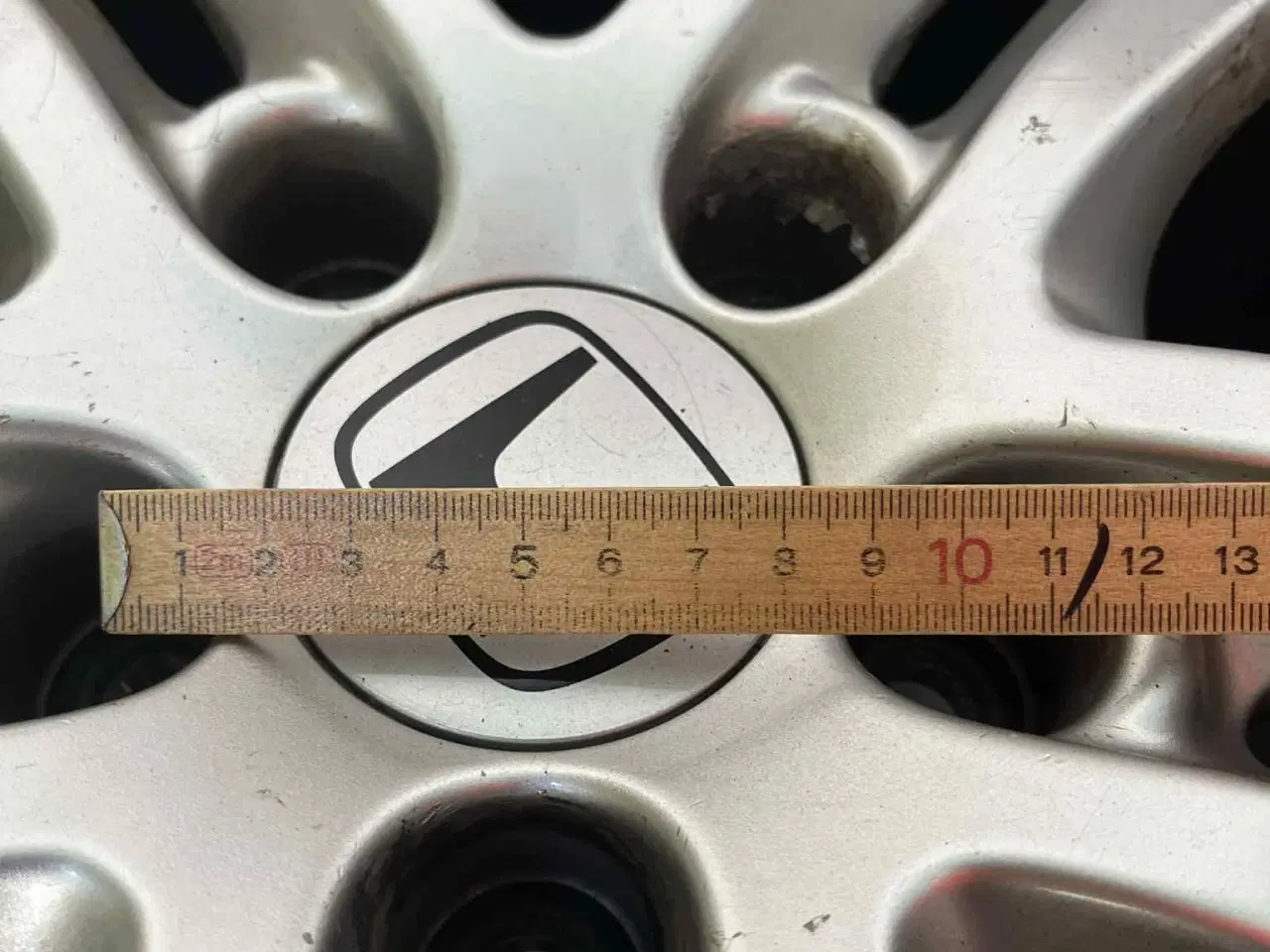 Billede 4 - Alufælge til en Honde med vinterdæk