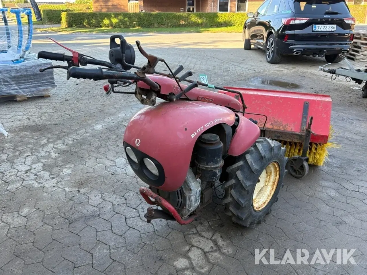 Billede 3 - Redskabsbærer Valpadana Blitz 120 REV med kost