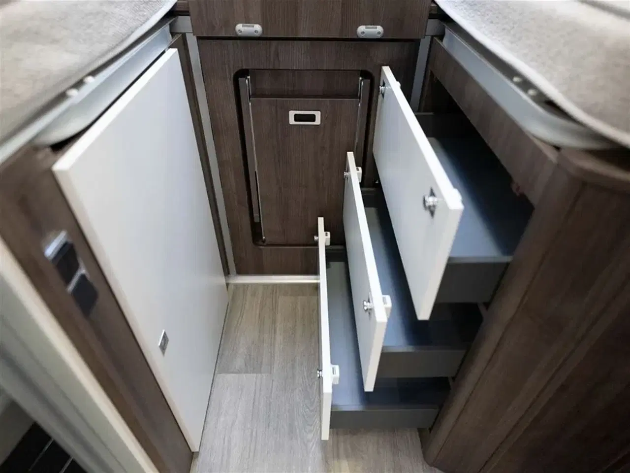 Billede 24 - 2026 - Benimar Tessoro T463