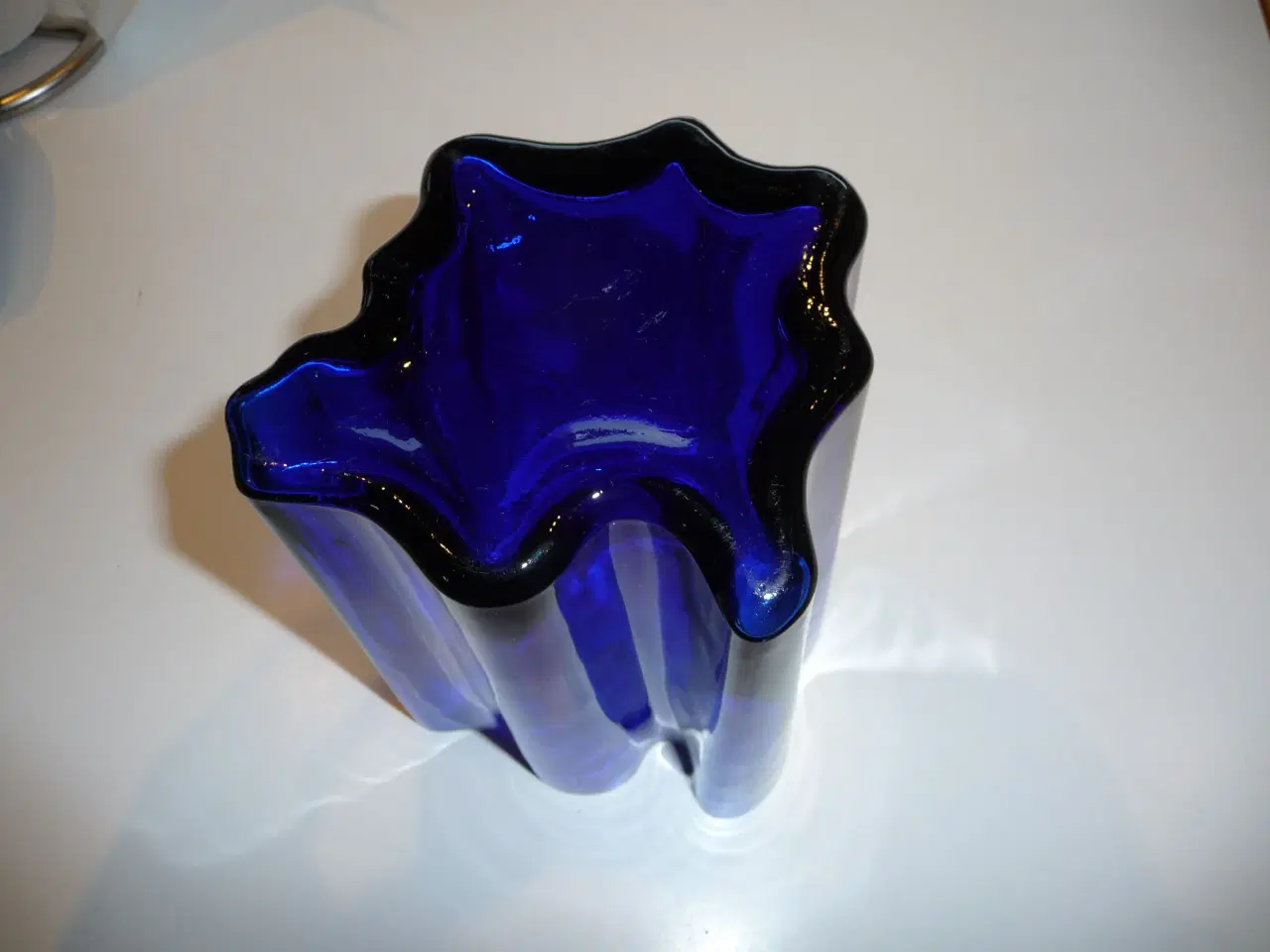 Billede 3 - mørk blå glas vase
