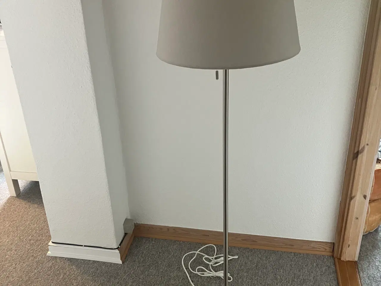 Billede 4 - Møbler med mere kom med et bud