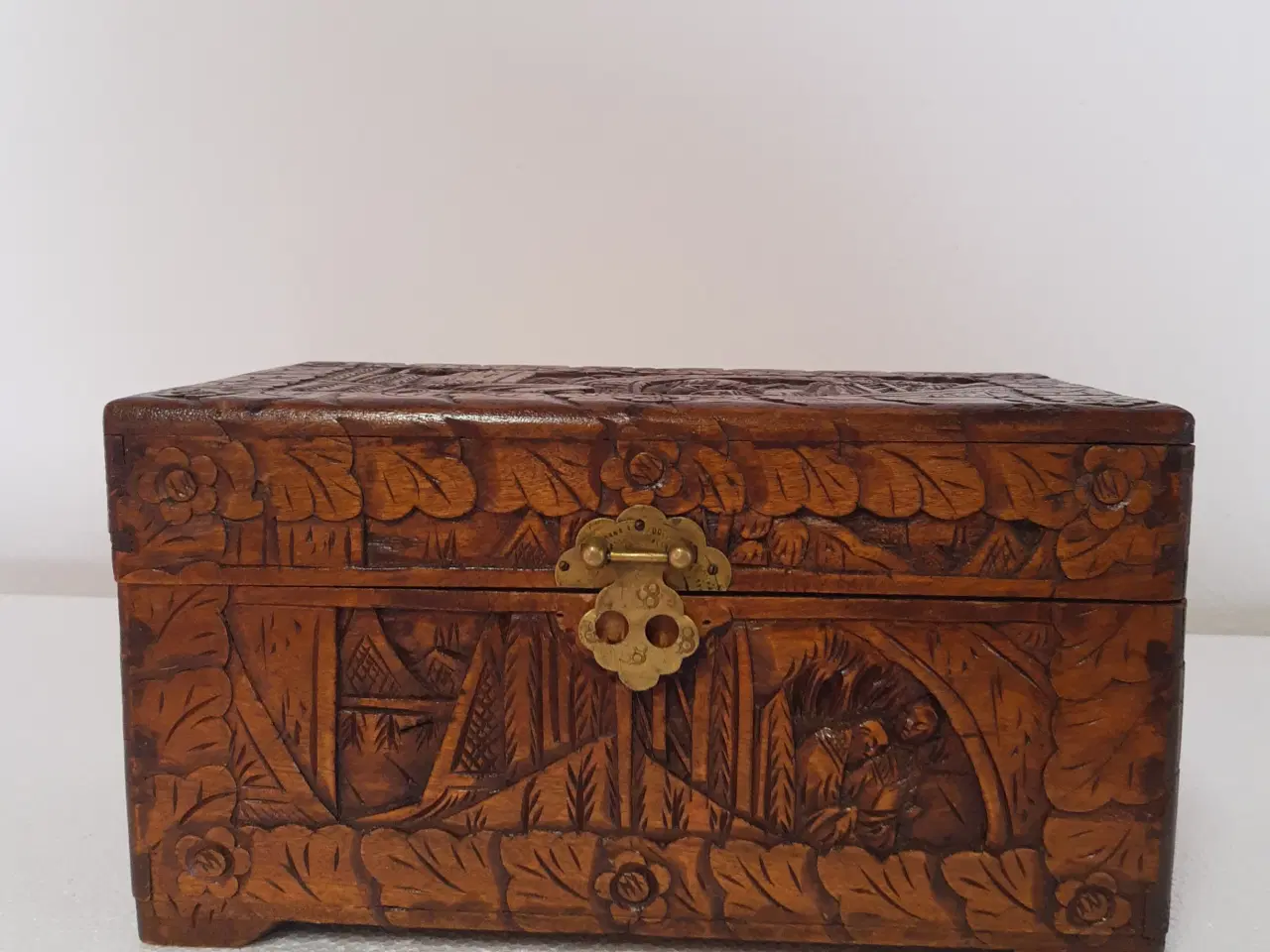 Billede 2 - Kamfertræs skrin.