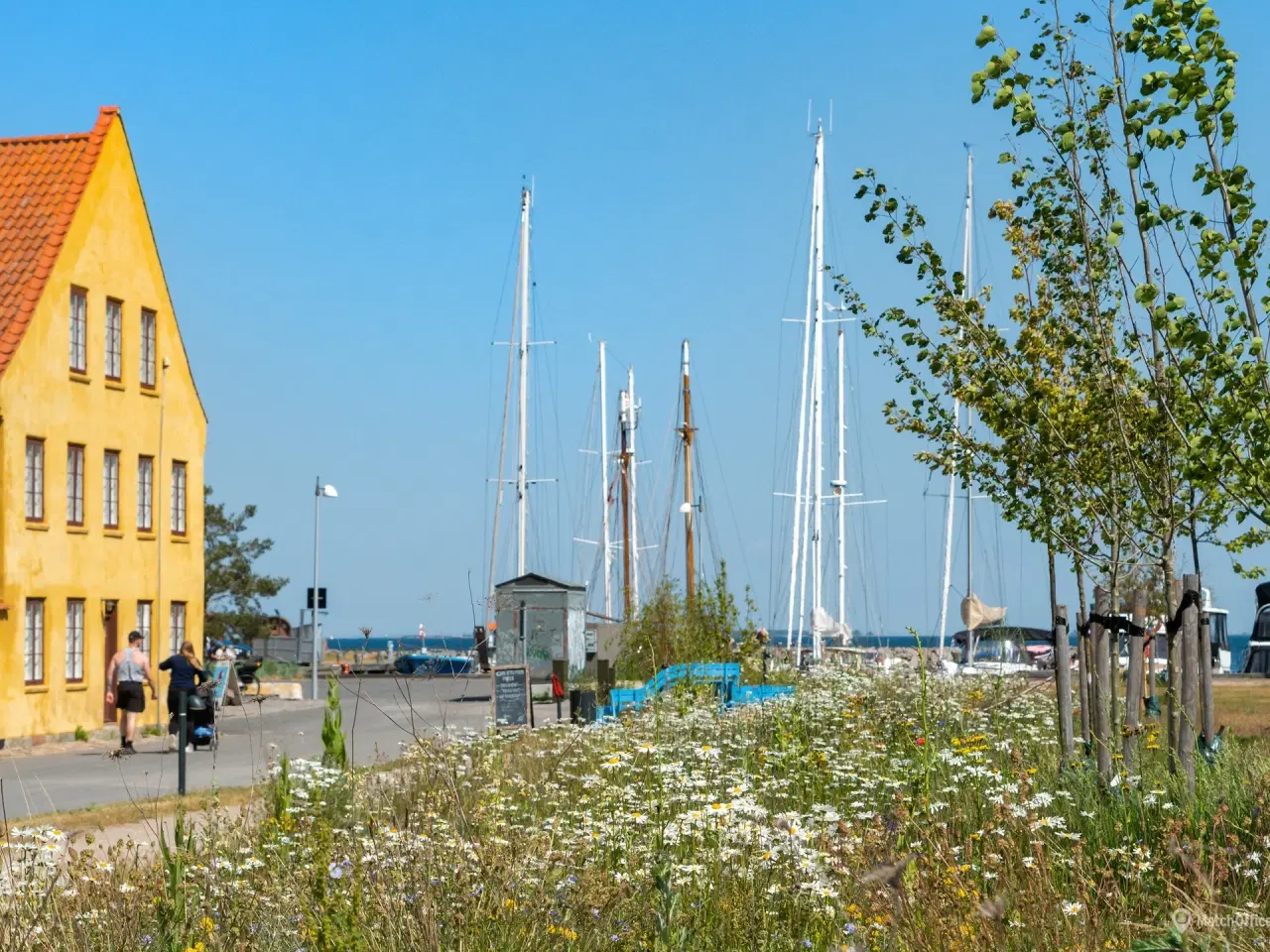Billede 16 - Højloftet og lyst kontormiljø på Amager Strand