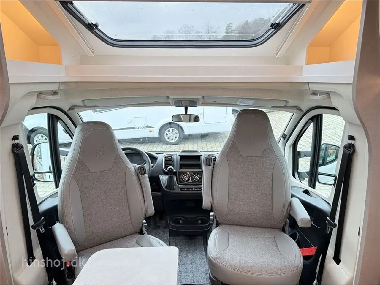 Billede 25 - 2025 - Etrusco T 7400 QBC Aut.   Drømmeautocamperen: Etrusco By Hymer – Komfort og Luksus i Én Pakke