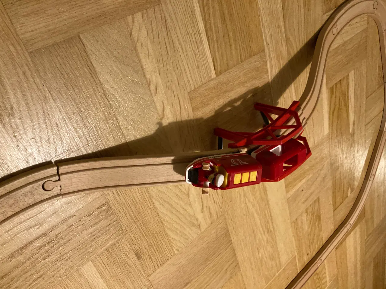 Billede 3 - BRIO togbane med bro og batteridrevet tog 