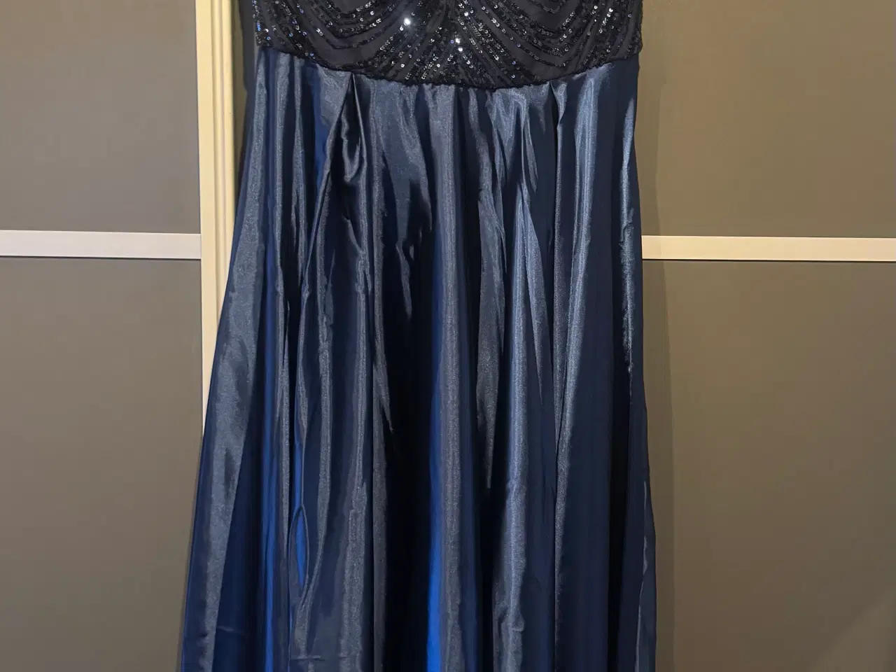 Billede 2 - Ny Galla kjole 