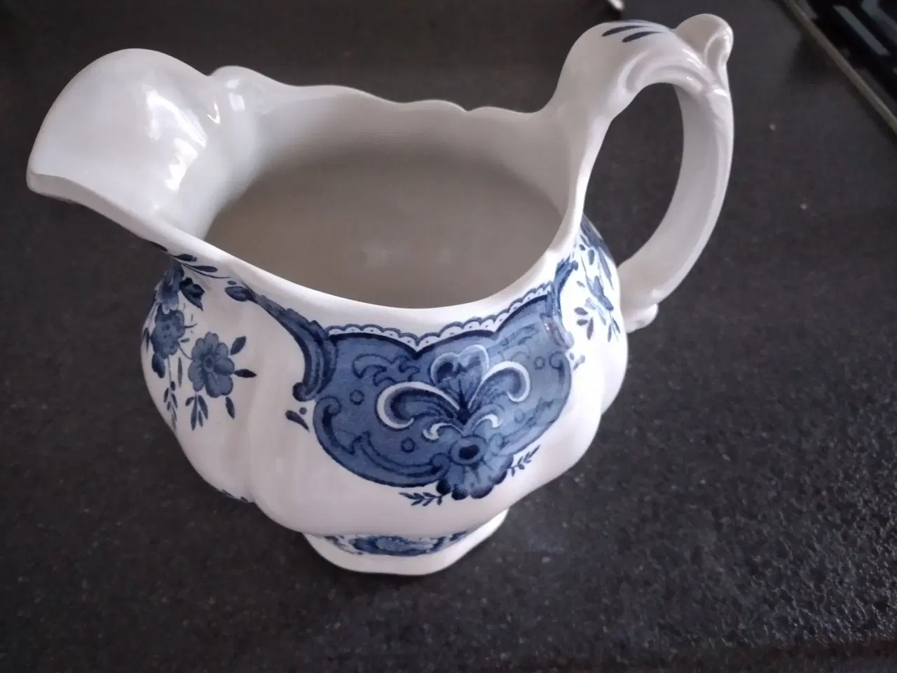 Billede 1 - Ældre engelsk porcelæns kande.