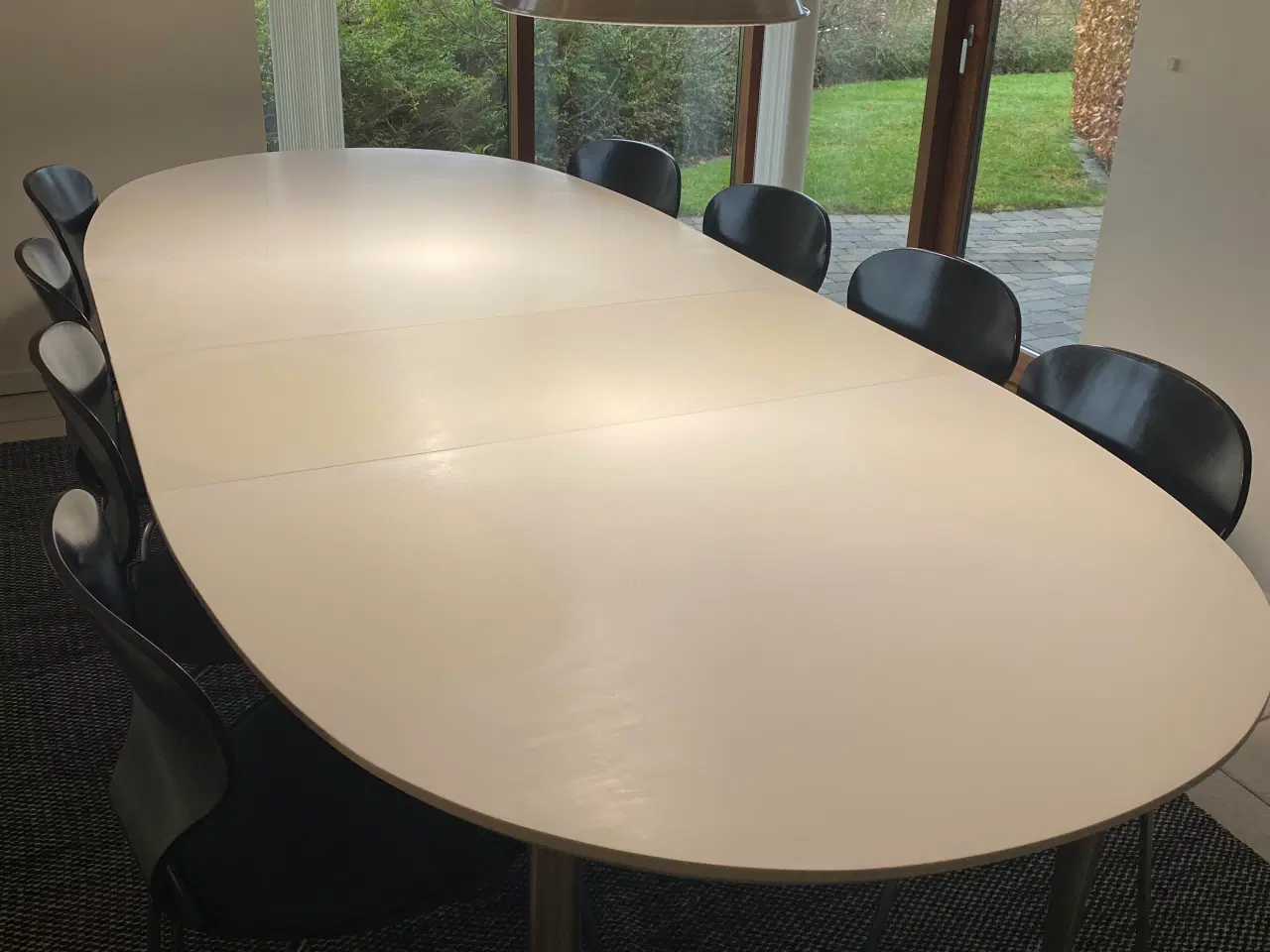 Billede 2 - Hvidt ovalt spisebord i corion med 2 plader