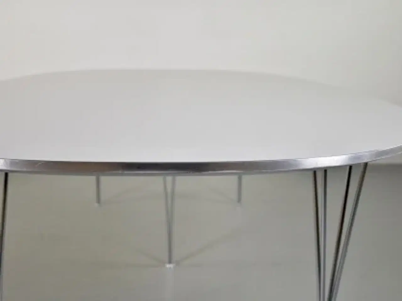 Billede 7 - Fritz hansen konferencebord i grå med oval plade, 240 cm.