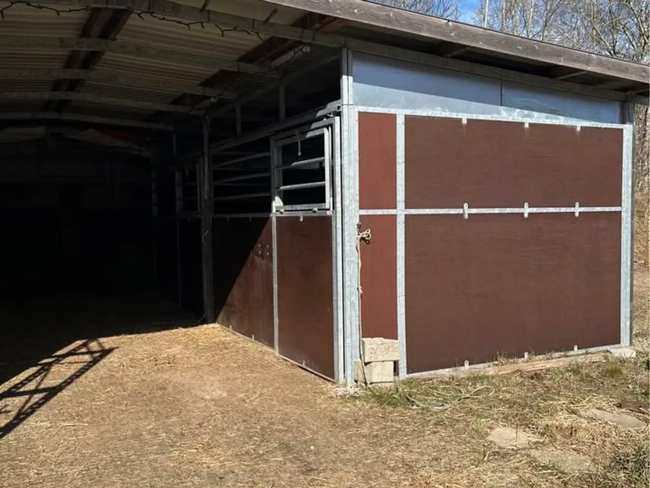 Billede 2 - Udestald 