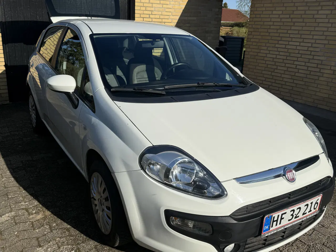 Billede 1 - Fiat Punto EVO hvid  NYSYNET 
